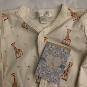 Kissy Kissy Unisex Footie - Sophie La Girafe Print